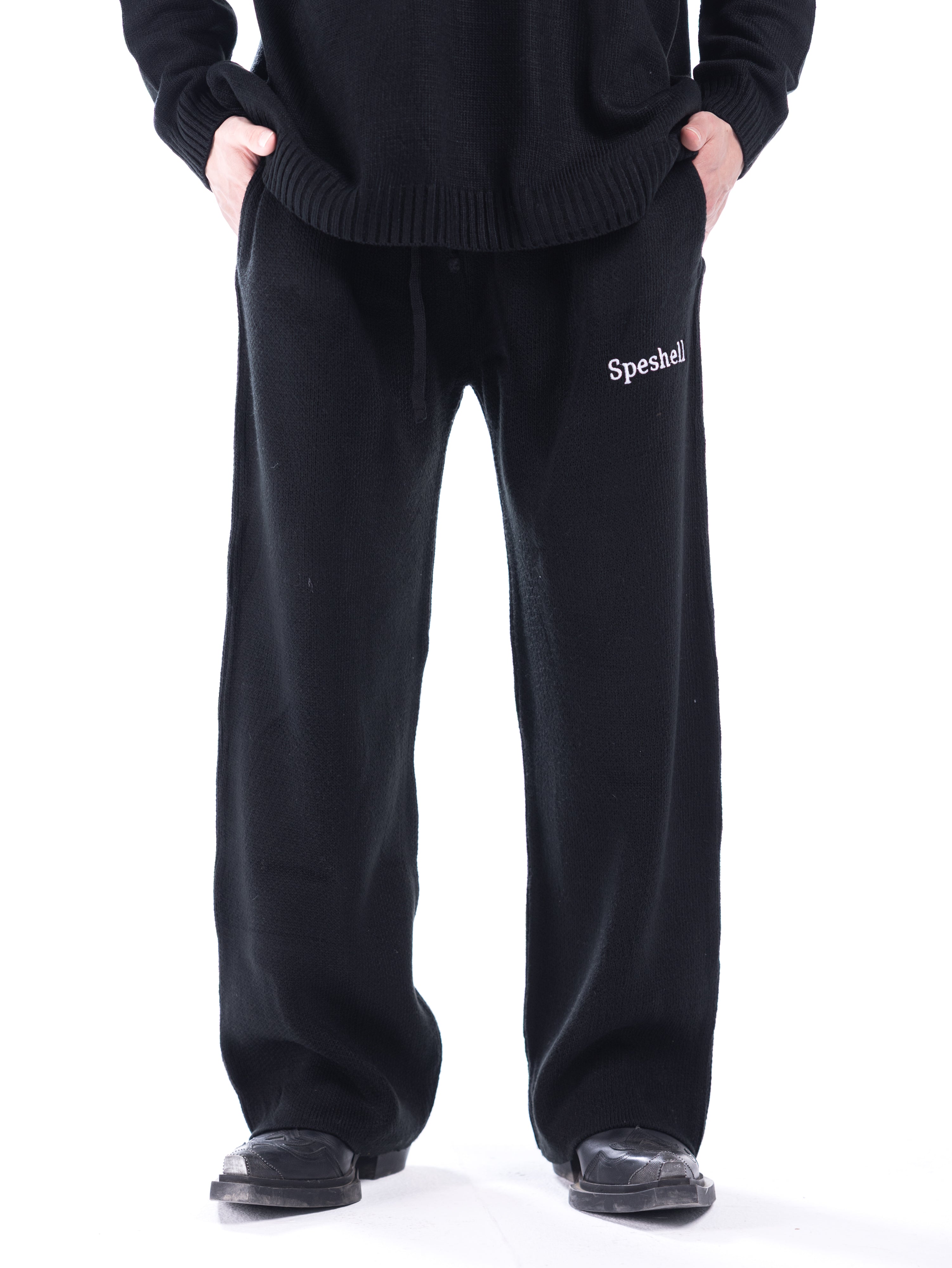 BLACK RIPPED PANTS SET