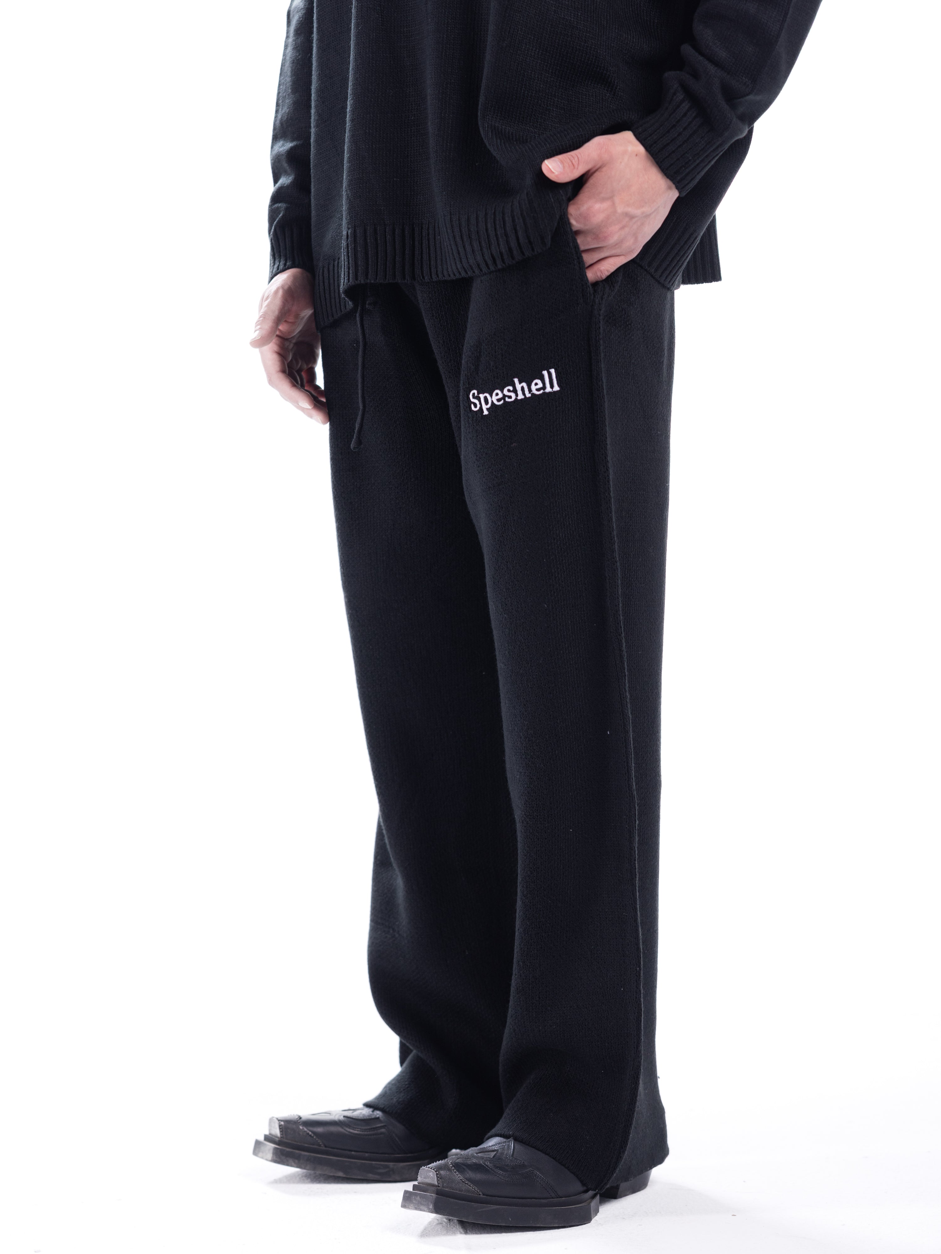 BLACK RIPPED PANTS SET