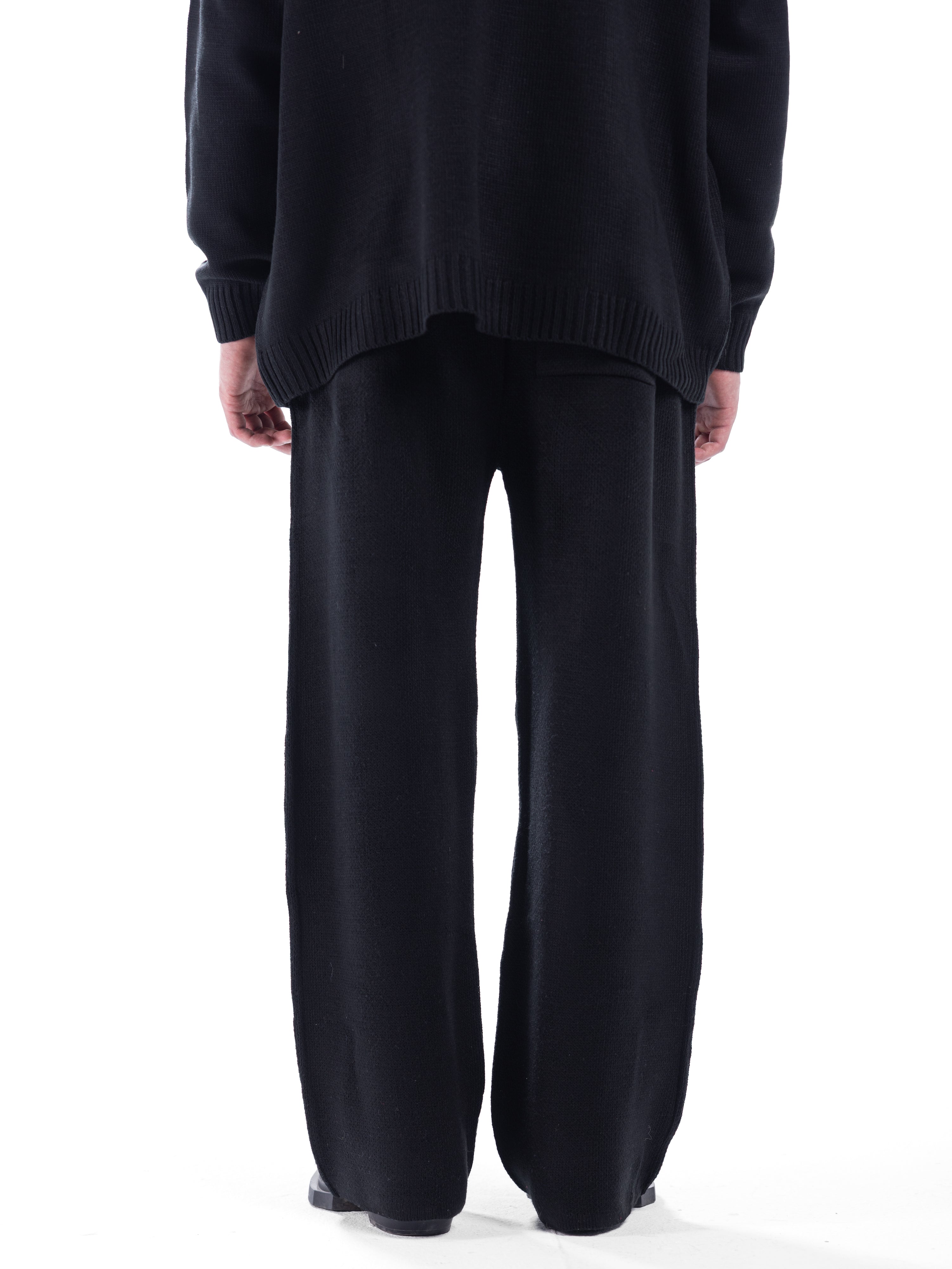 BLACK RIPPED PANTS SET