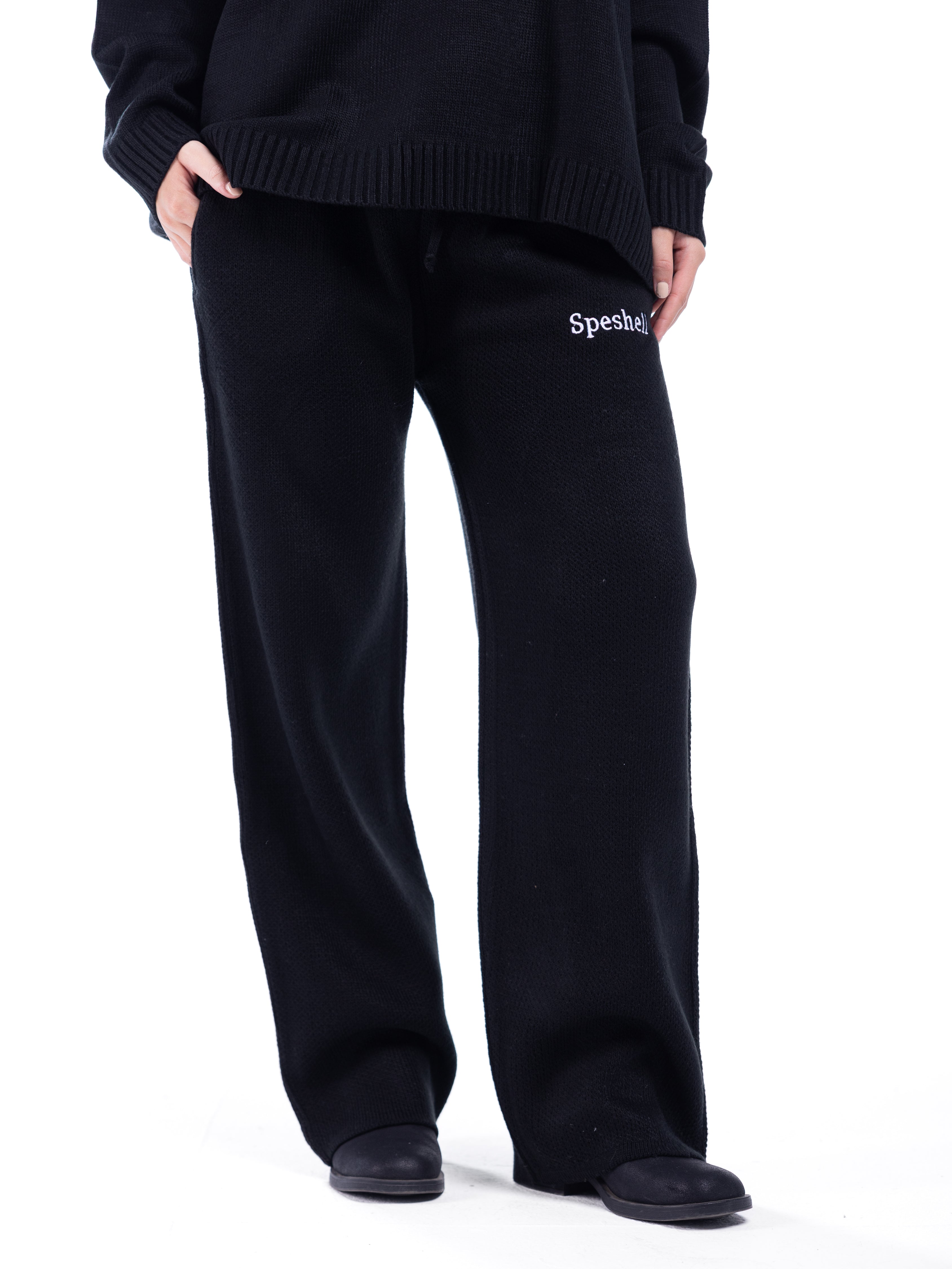 BLACK RIPPED PANTS SET